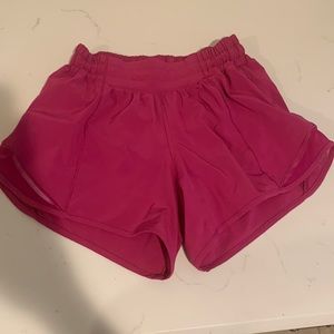 LULULEMON RIPENED RASPBERRRY HOTTIE HOT LOW RISE